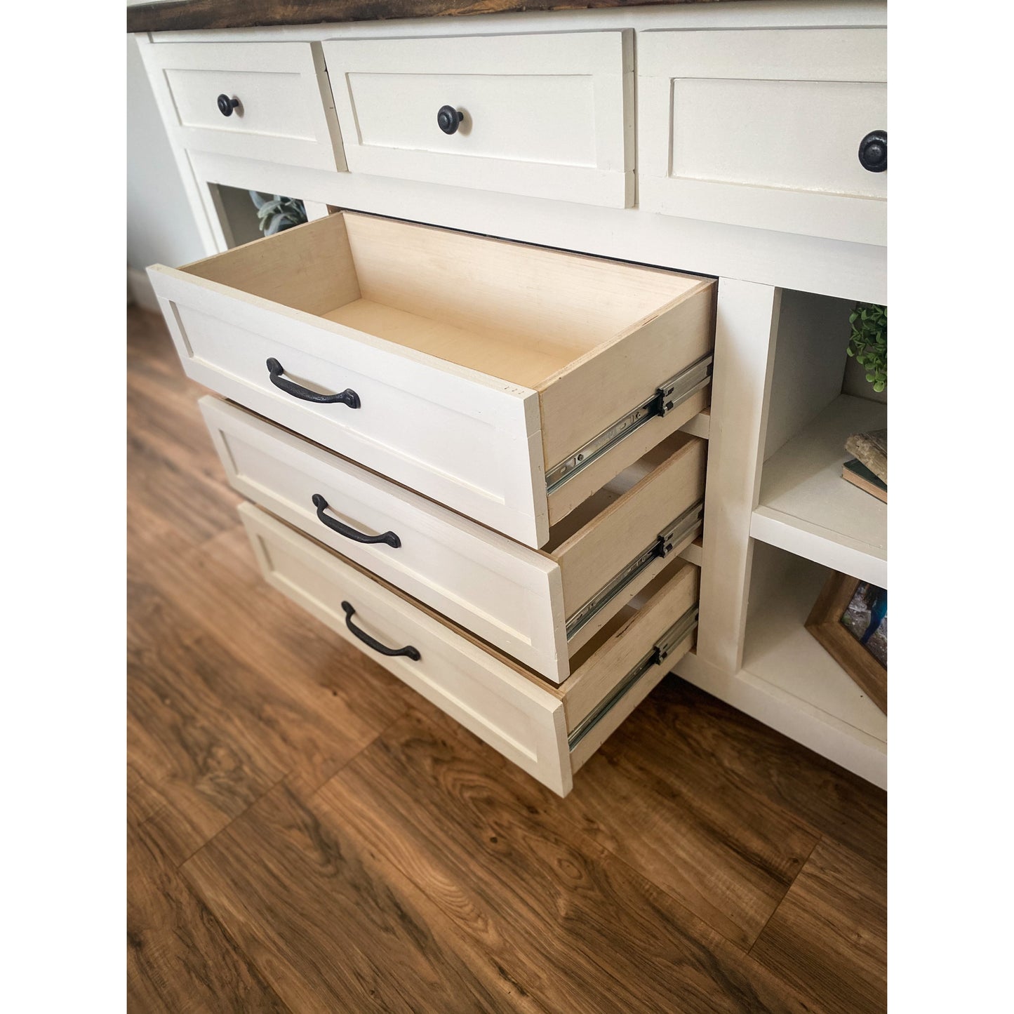 Priya Farmhouse Dresser