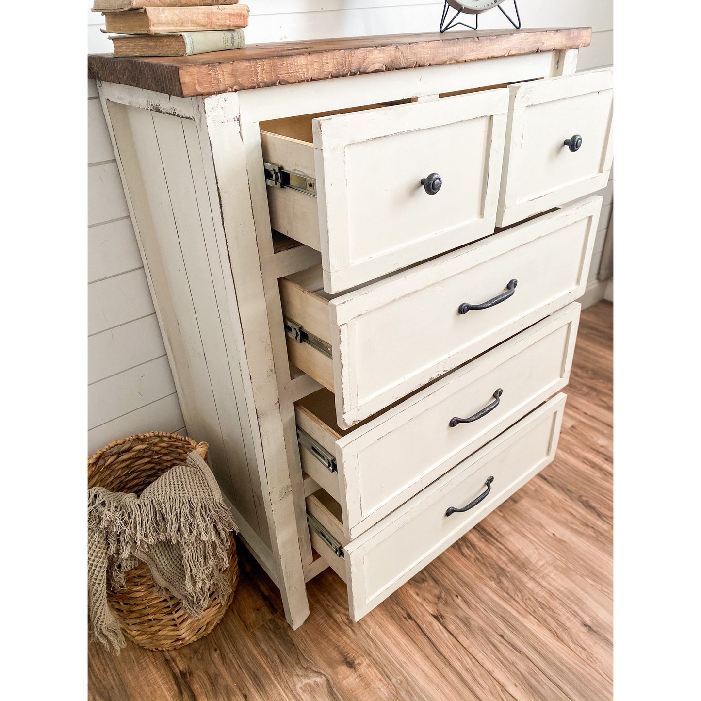 The Bella Chest