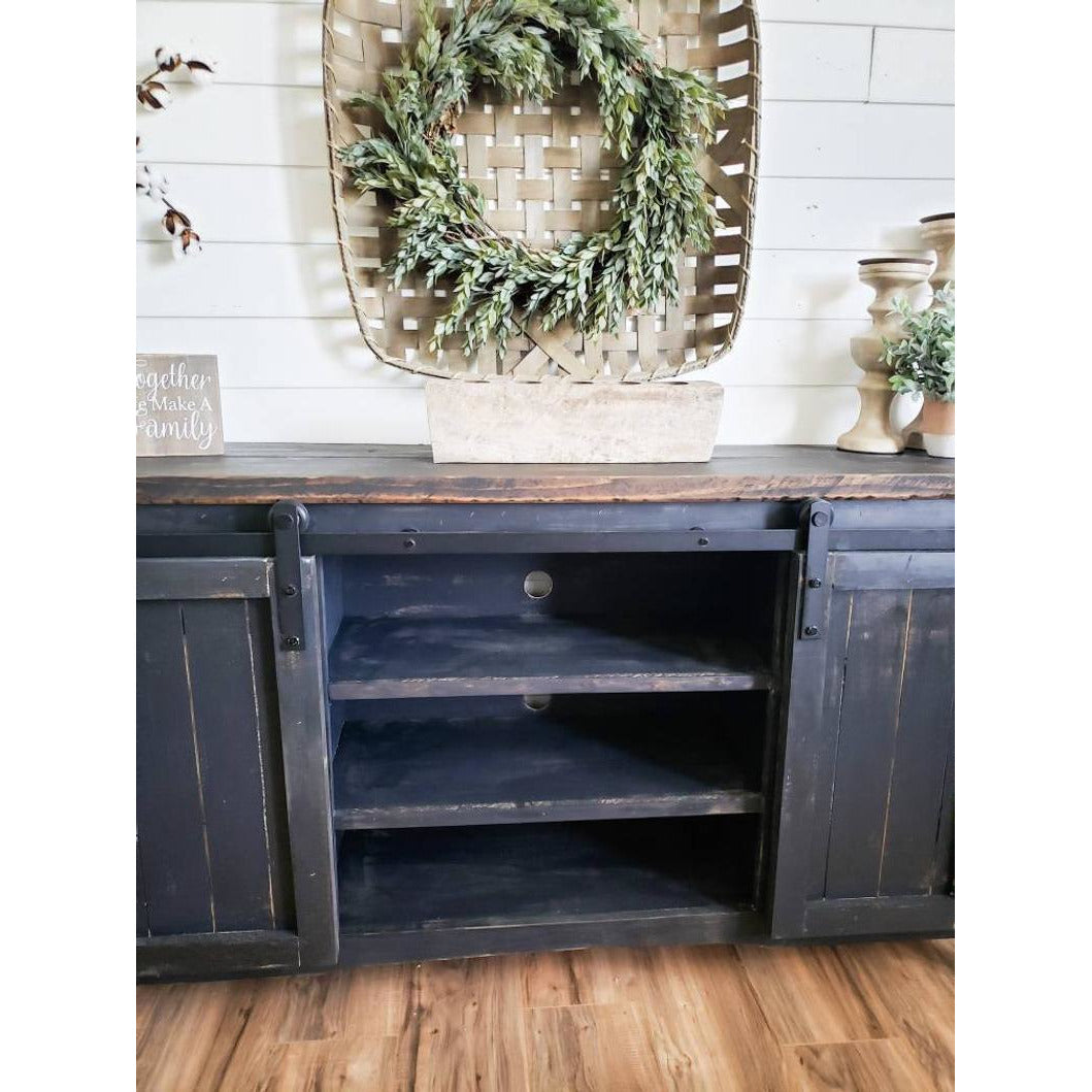 Alicia Farmhouse entertainment console