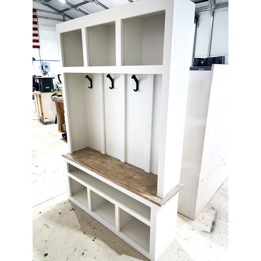 Farmhouse Mudbench