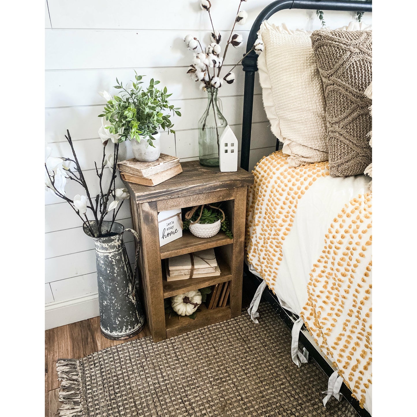 Miley Farmhouse Nightstand